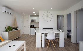 Apartament Amb Piscina I Aparcament - Baixos Amb Jardinet